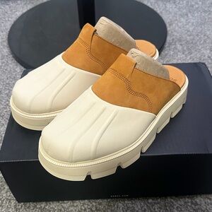 Sorel Rein Clog in Tan and Cream